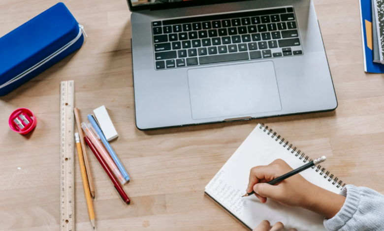 How Online CE Courses Make Learning Accessible for Professionals?